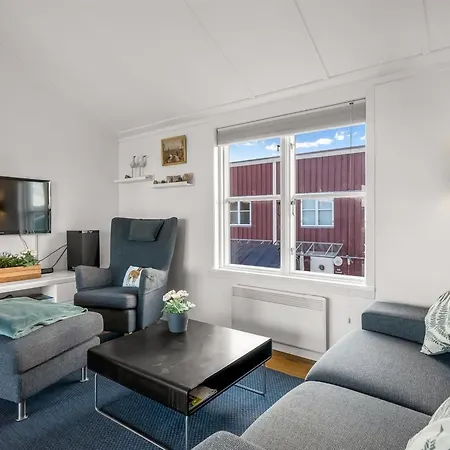 Bjoerk - 10m From The Sea By Interhome *