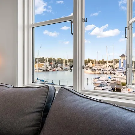 Bjoerk - 10m From The Sea By Interhome